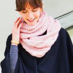Loop-Schal mit Zopfmuster