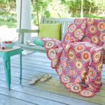 Gehäkeltes Plaid aus runden Granny Squares