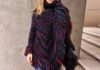 Gestrickter Poncho mit Fransen