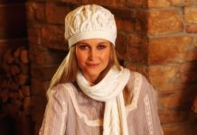 Beanie mit Lochmuster