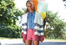 Mädchen-Strickjacke mit Streifen