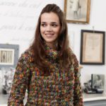 Strick-Pullover im Mustermix mit passendem Schal