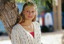 Damenjacke in einem leichten Sommer-Zopfmuster