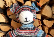 Strick-Teddy von Arne & Carlos