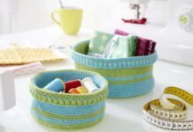 Set aus Häkel-Körbchen