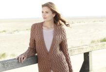 Long-Cardigan in einem besonderen Zopfmuster